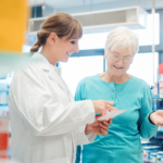 Allt om generiskt utbyte – därför erbjuds du byte av läkemedel på apotek